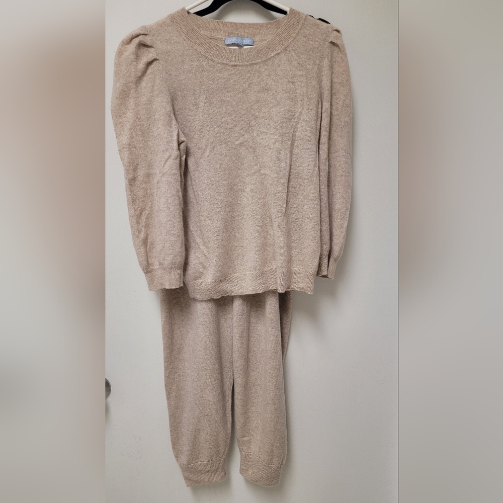 Antonio Melani 100% Cashmere Jogger Set. Puff Sleeve Sweater. Oatmeal . Large